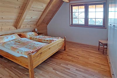 Schlafzimmer mit Doppelbett