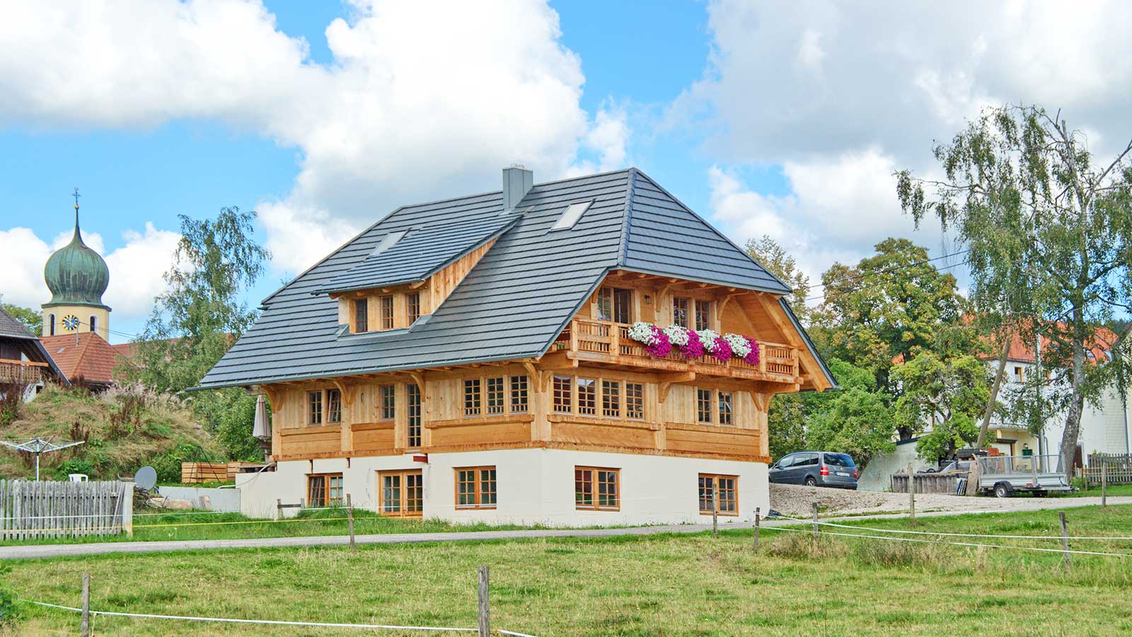 Schwarzwälder Holzhaus aus heimischer Weißtanne